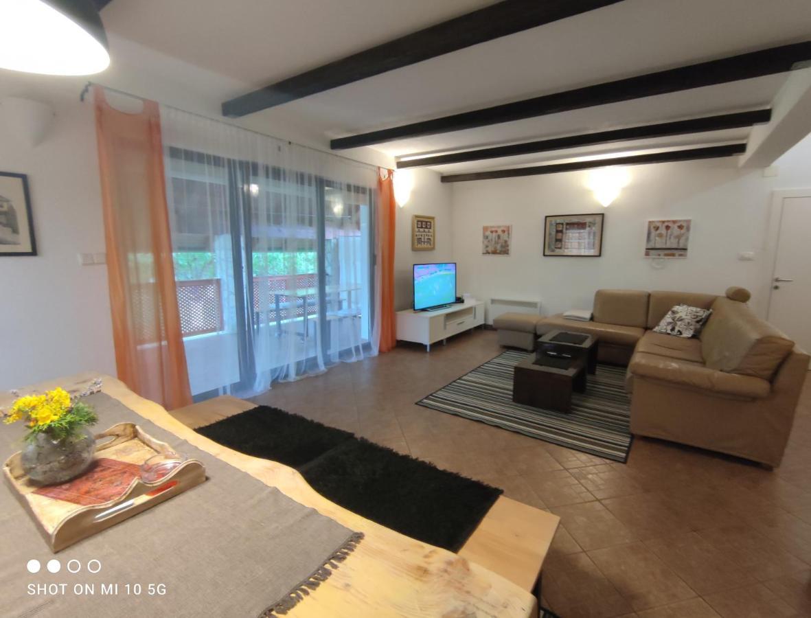 Mila Holiday Home Lohovo エクステリア 写真
