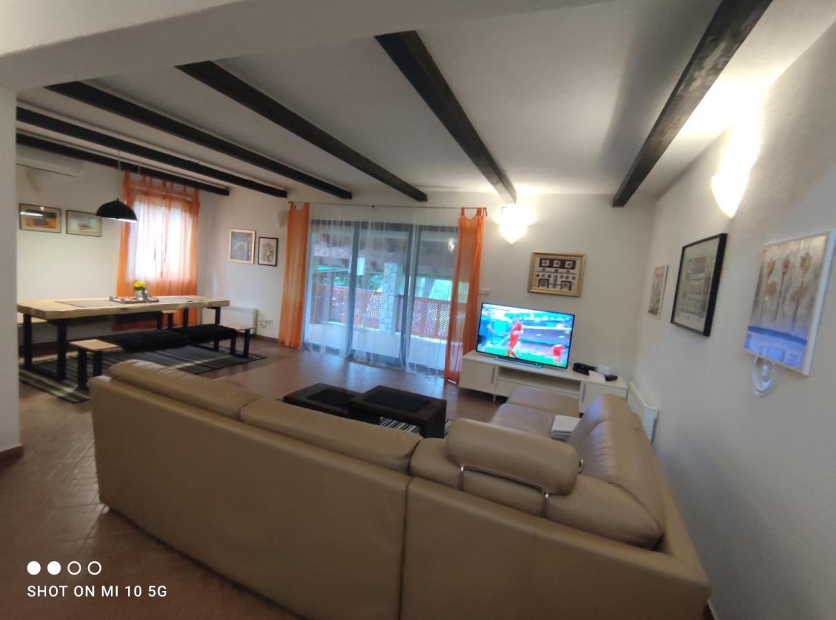 Mila Holiday Home Lohovo エクステリア 写真